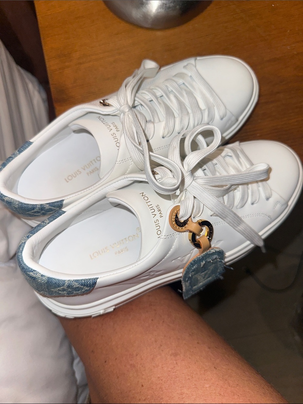 Louis Vuitton White Leather Low-Top Sneakers with Gold Accents - Picture 17 of 17